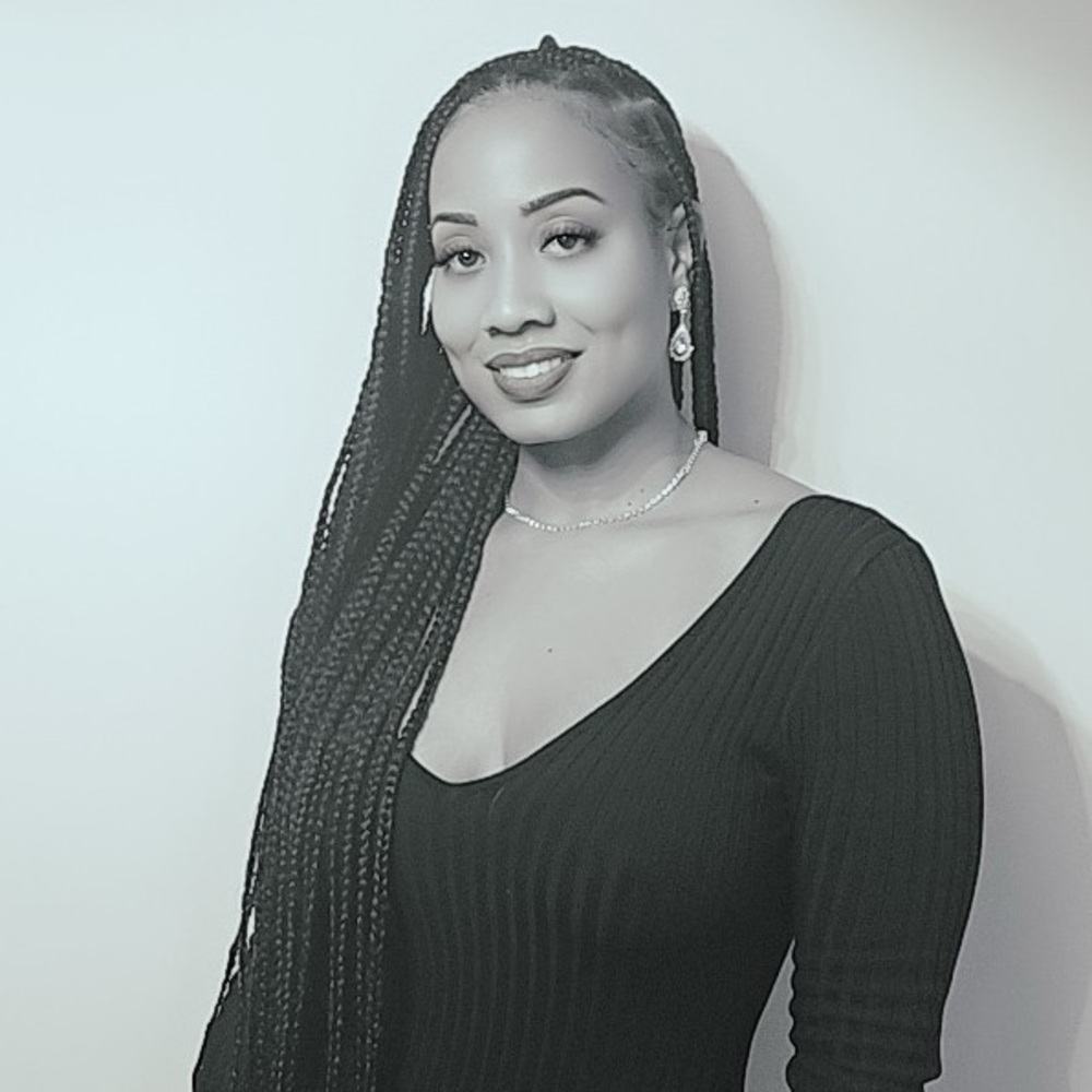 Meet your Posher, Monique